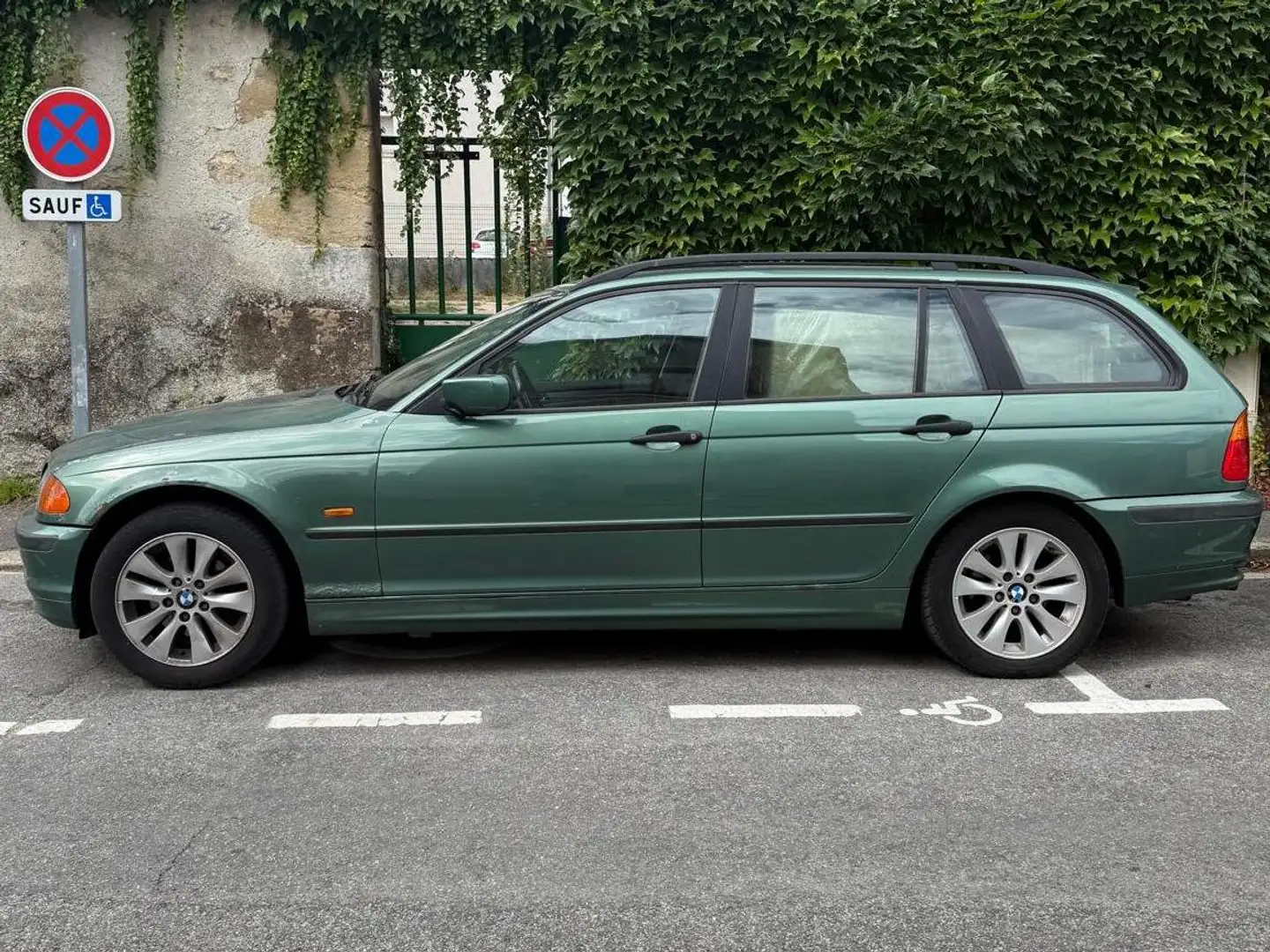 BMW 318 Touring 318i A AGS Vert - 2