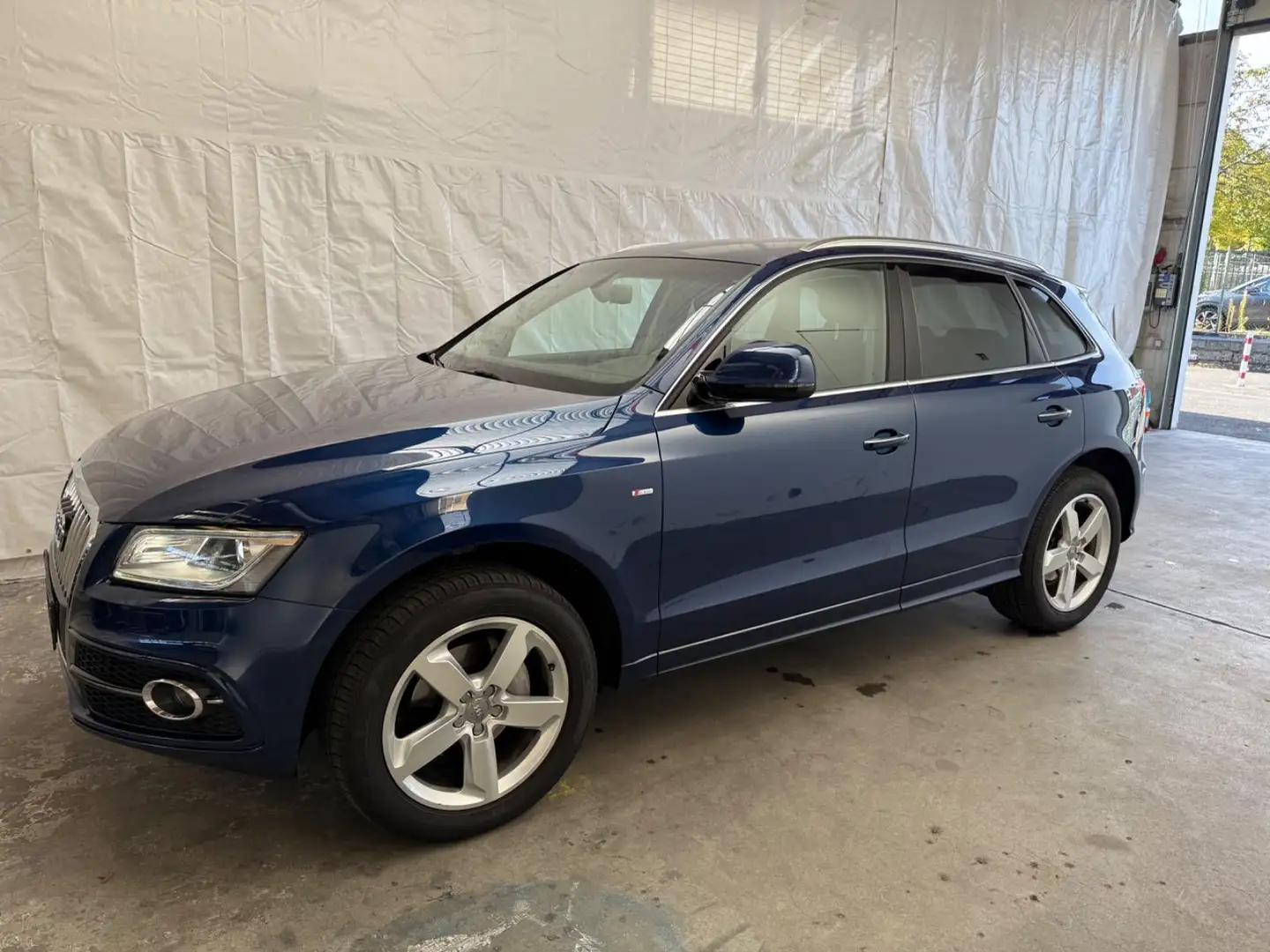 Audi Q5 2.0 TFSI Quattro S-line Leder Nav Xen StH Blau - 2