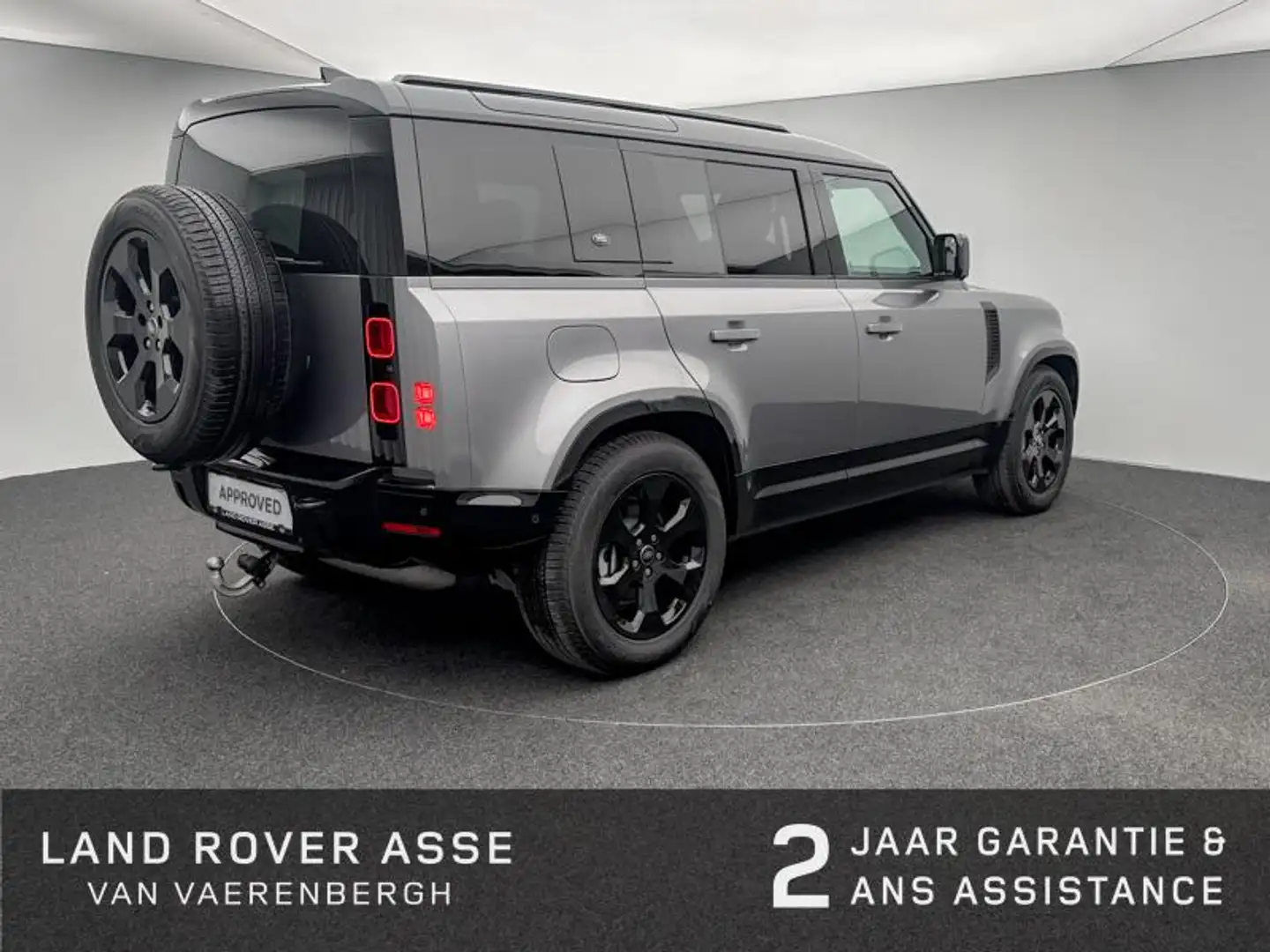 Land Rover Defender 110 D300 X-Dynamic SE Grijs - 2