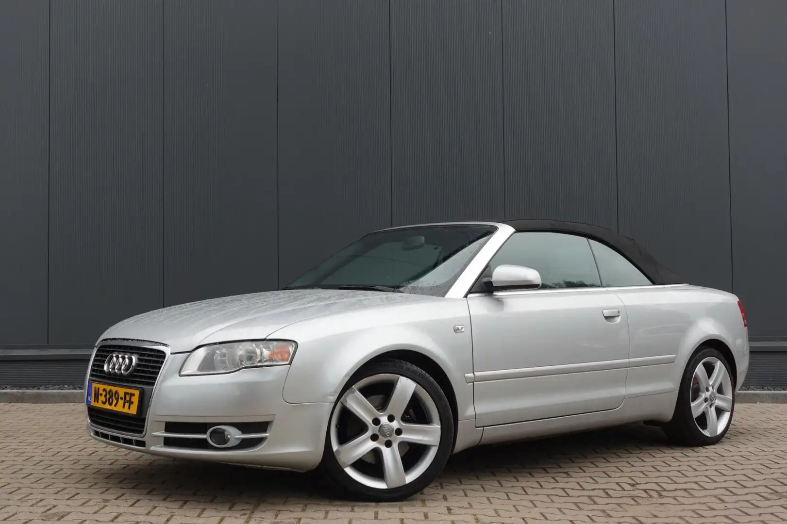 Audi A4 Cabriolet 1.8 Turbo LEDER Grijs - 2