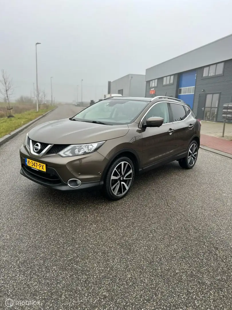 Nissan Qashqai 1.2 Tekna Led/Pano/360/Trekhaak Bruin - 2