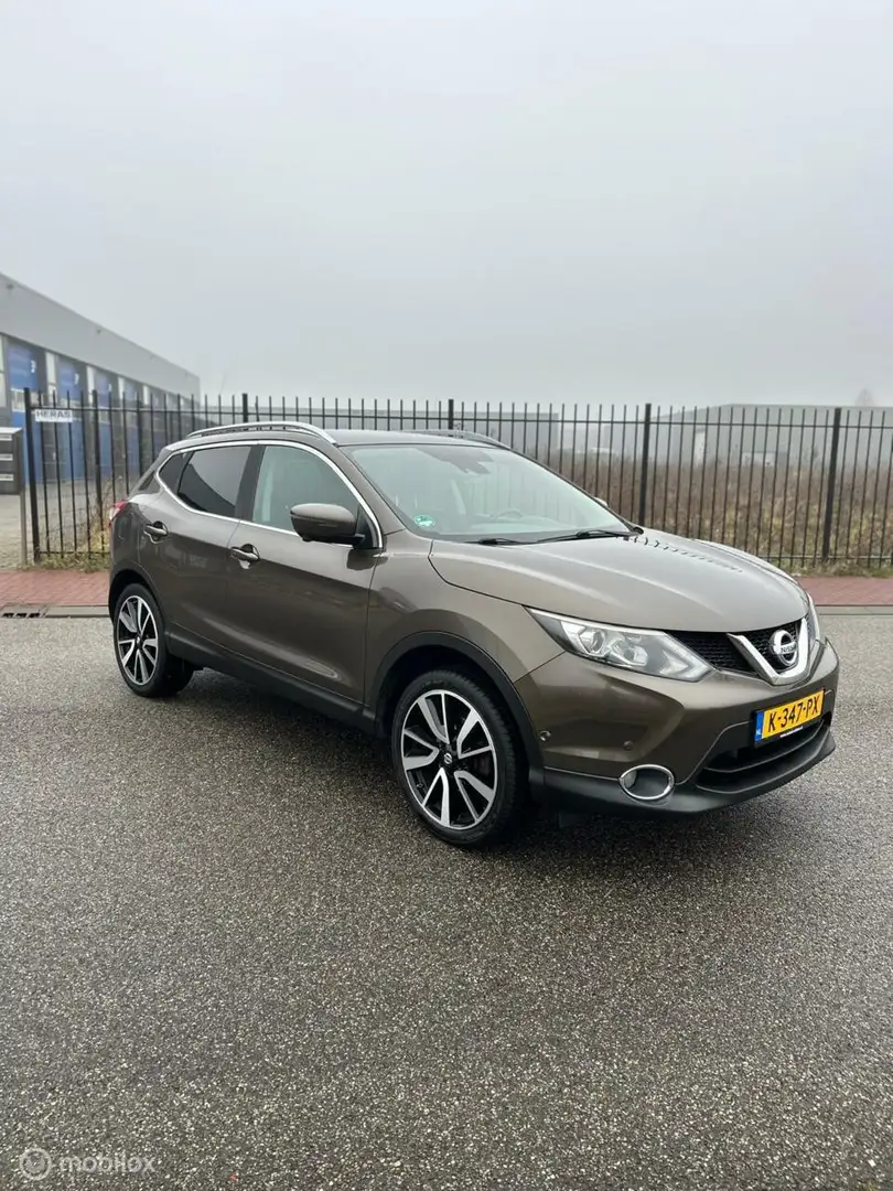 Nissan Qashqai 1.2 Tekna Led/Pano/360/Trekhaak Bruin - 1