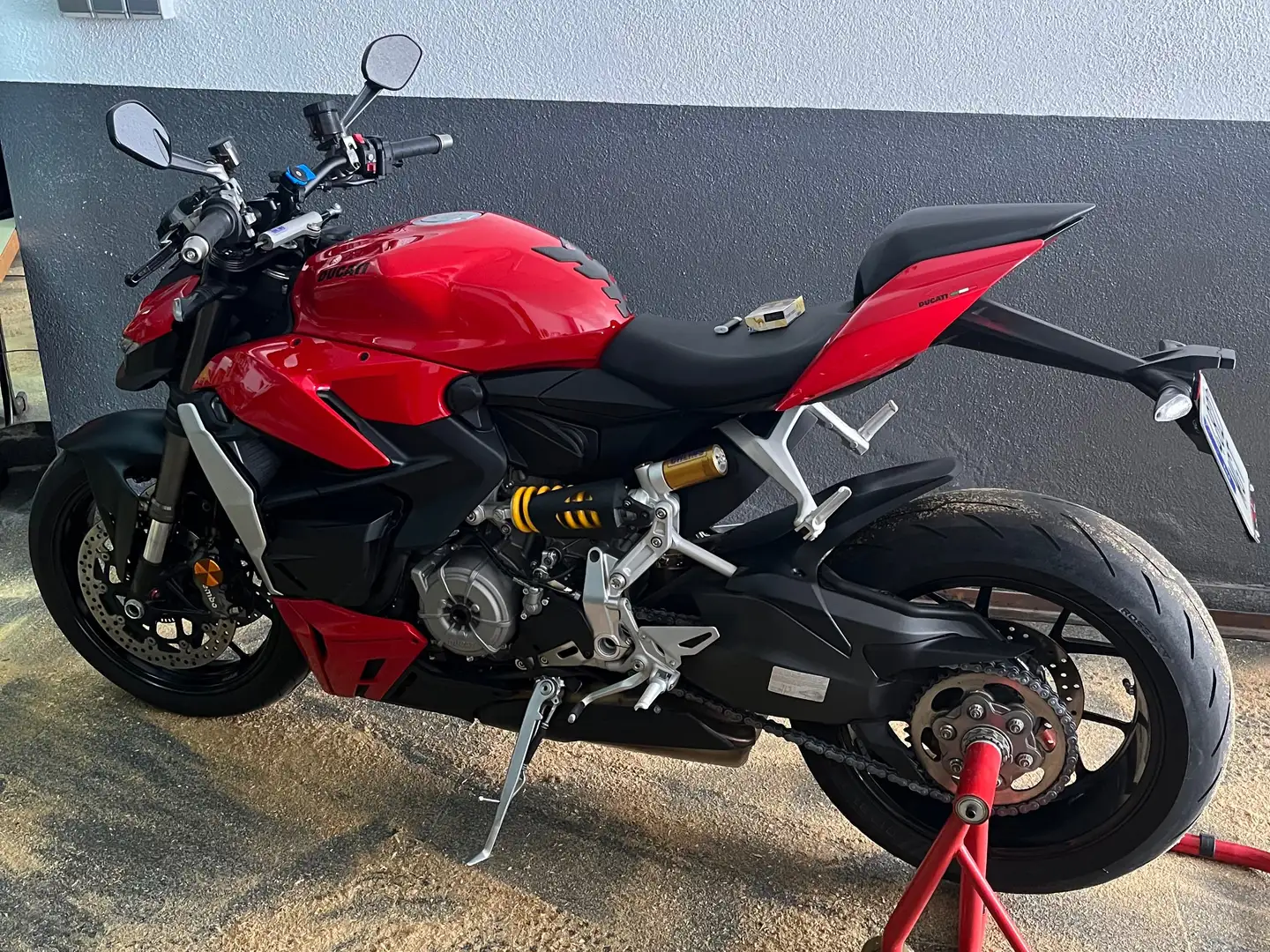 Ducati Streetfighter V2 Rojo - 1