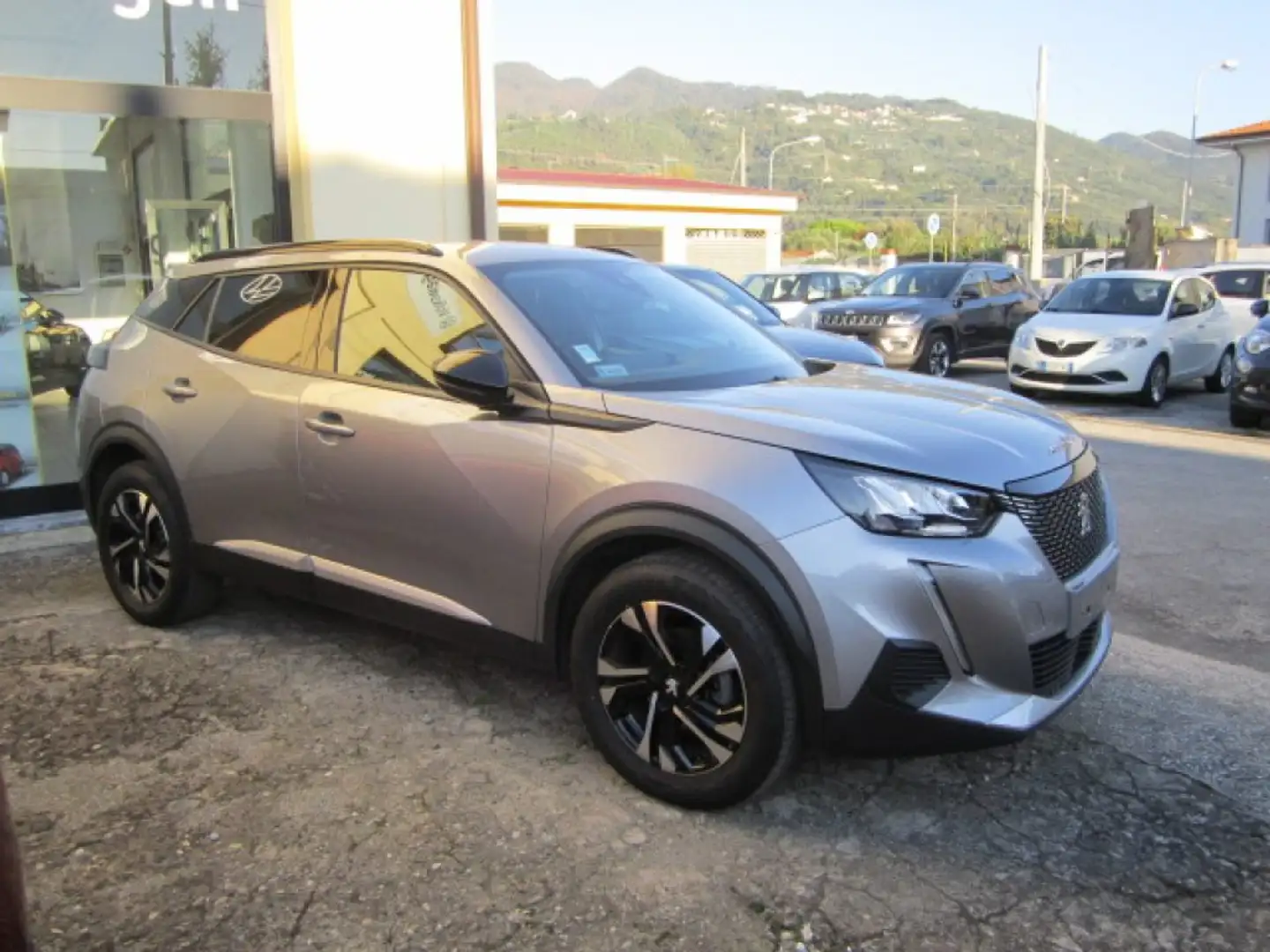 Peugeot 2008 PureTech 130 S&S EAT8 Allure Pack Gris - 1