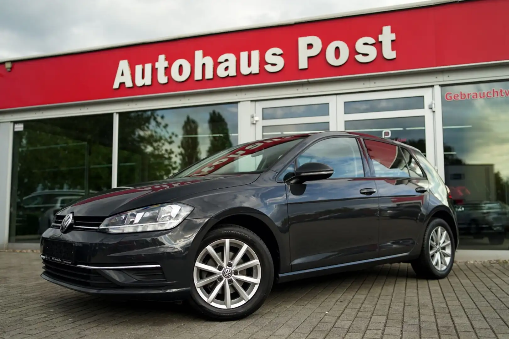 Volkswagen Golf VII Lim. Comfortline Sitzheizung PDC Grau - 1
