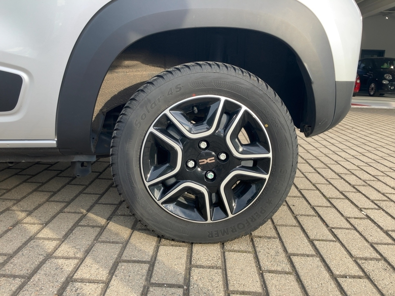 Dacia Spring Extreme ELECTRIC 65 CCS Klima*NAVI* — photo 6