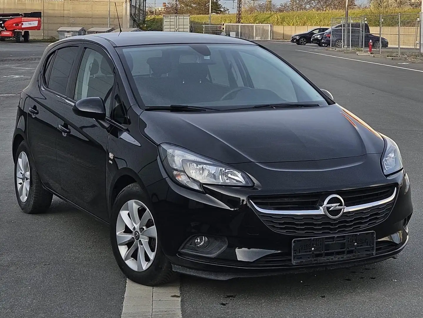 Opel Corsa 1,4 Active Automatik Schwarz - 1
