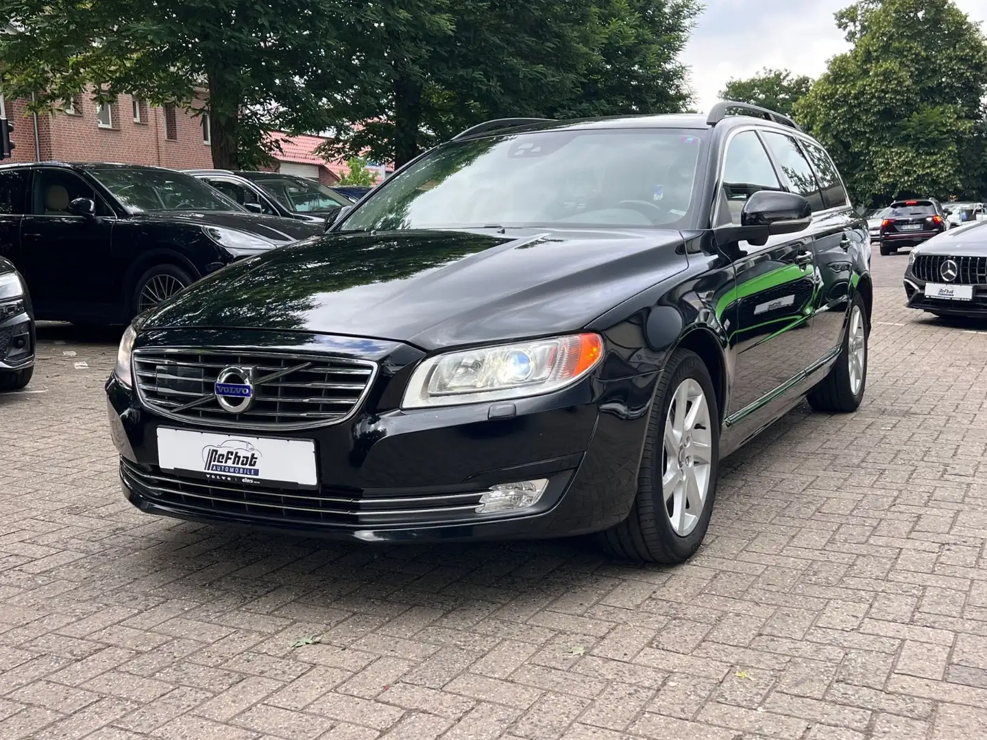 Volvo V70 Kombi Momentum AWD Automatik Negru - 2