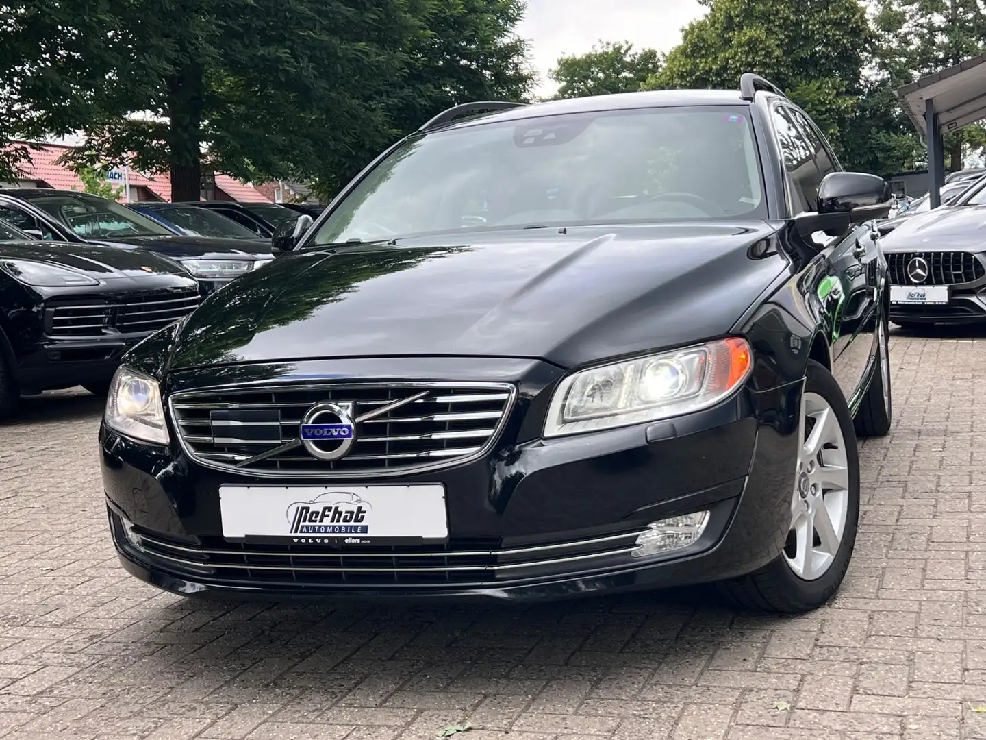 Volvo V70 Kombi Momentum AWD Automatik Negru - 1