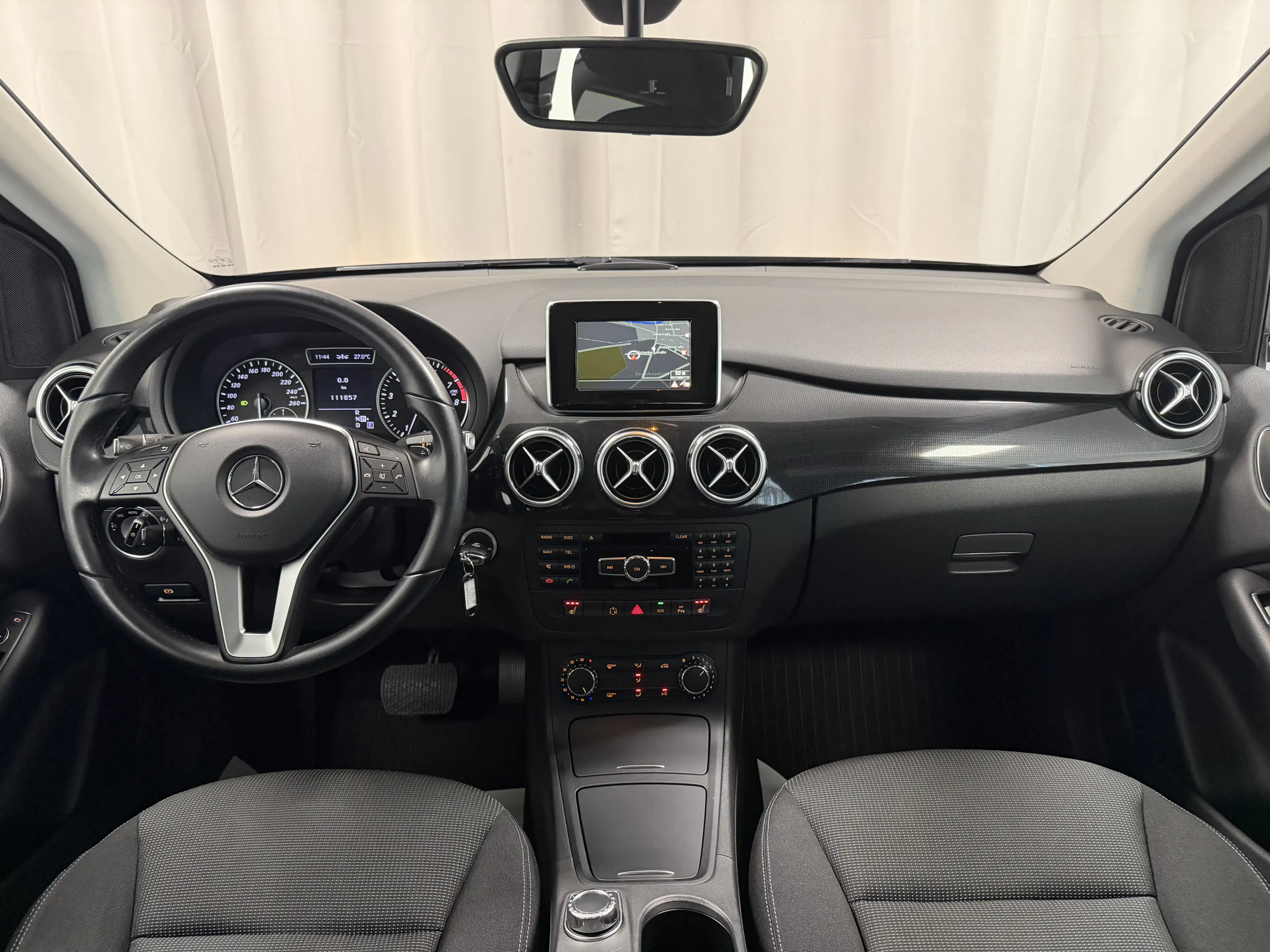 Mercedes-Benz B 180 BlueEff. Automatik Navigation Einparkhilfe — photo 12