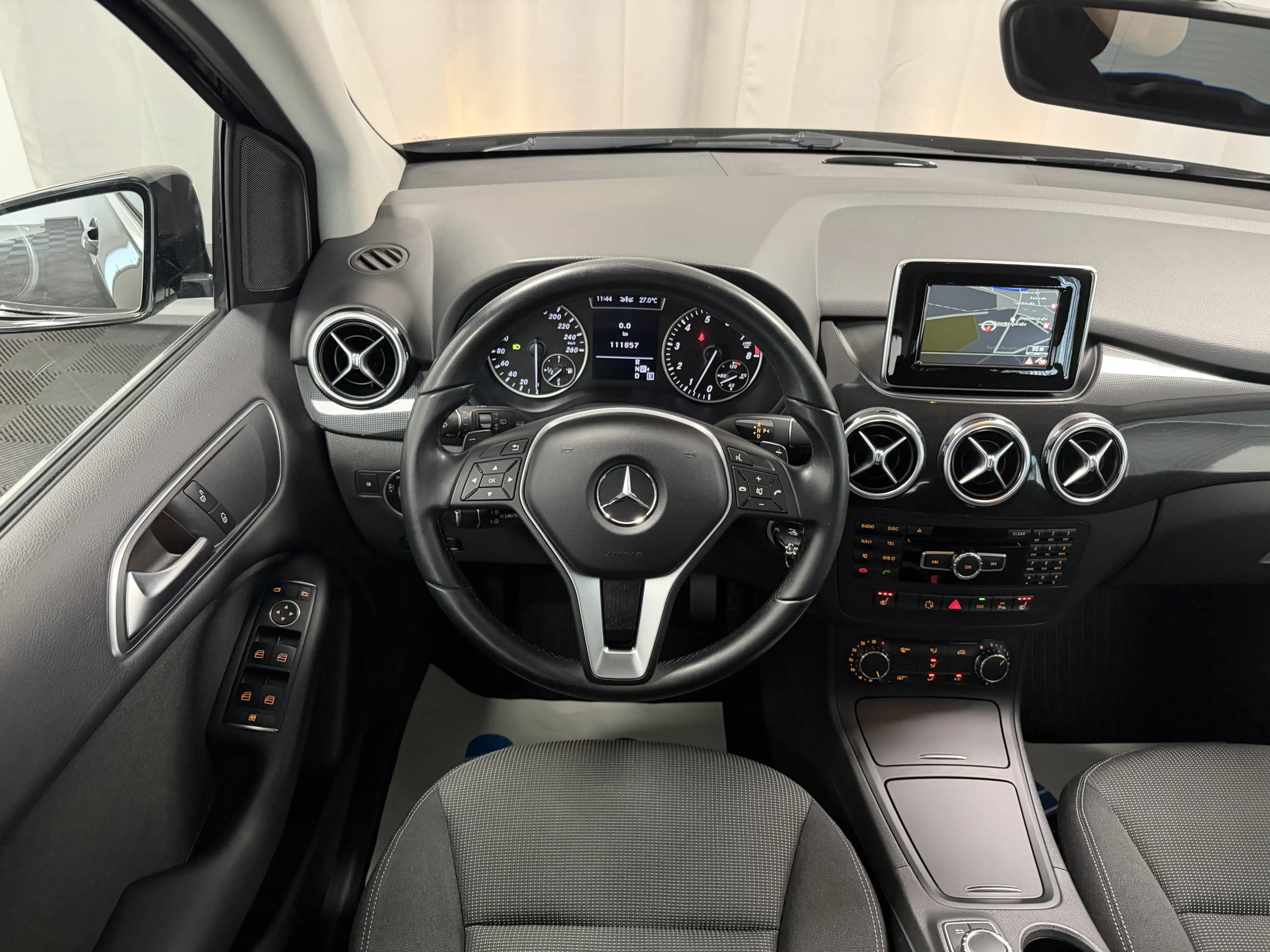 Mercedes-Benz B 180 BlueEff. Automatik Navigation Einparkhilfe — photo 13