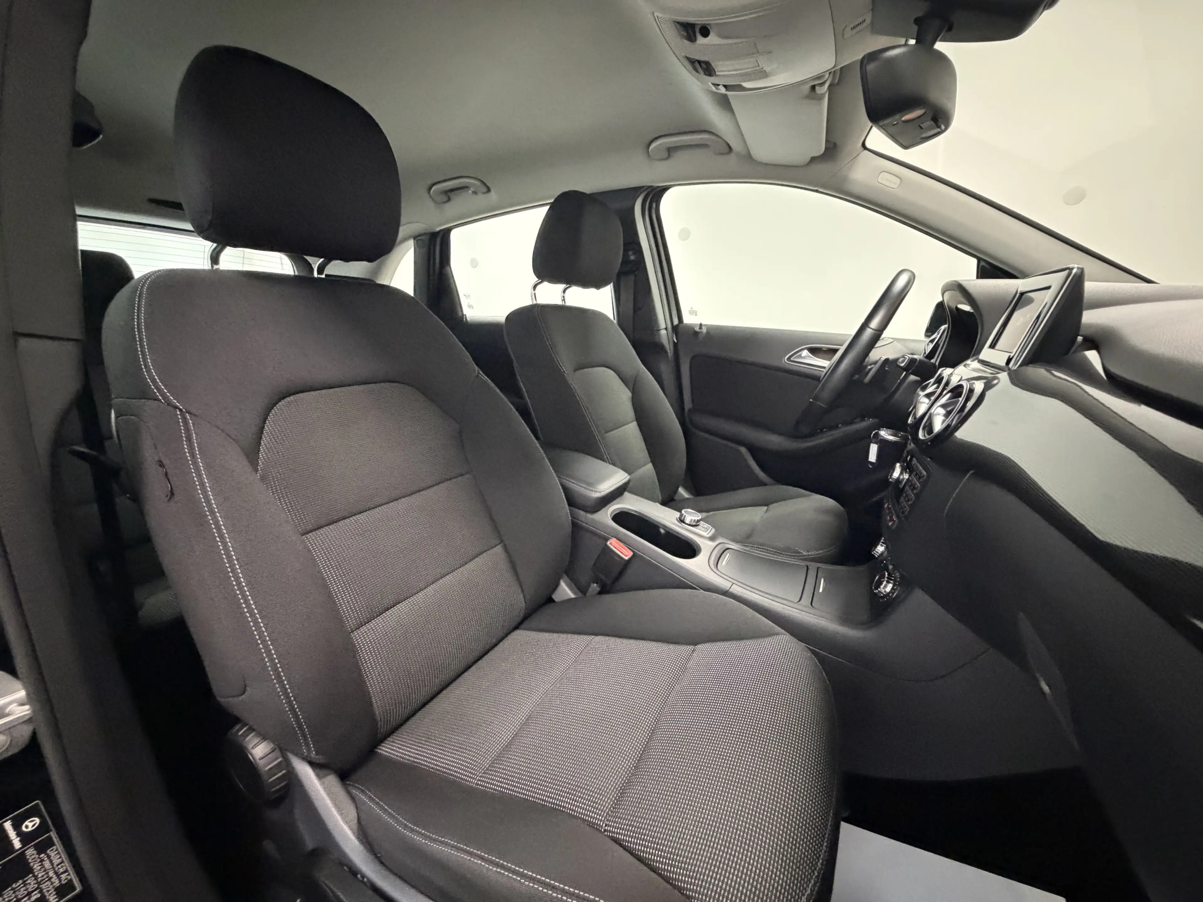 Mercedes-Benz B 180 BlueEff. Automatik Navigation Einparkhilfe — photo 11
