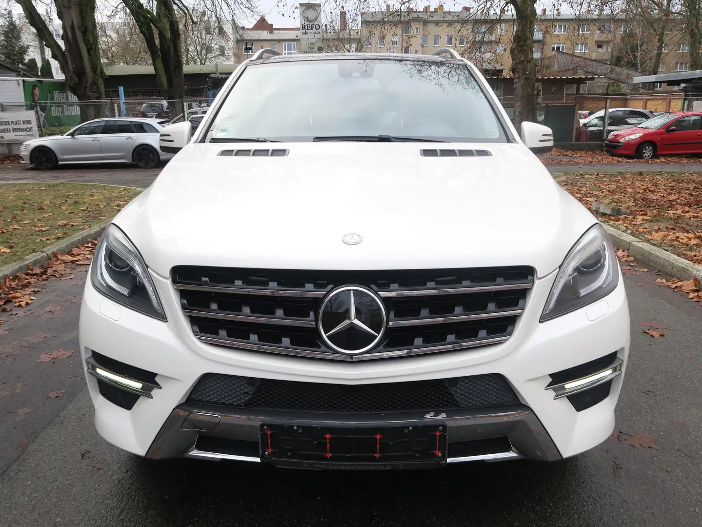 Mercedes-Benz ML 350 ML 350 AMG -Line Ahk Pano Standh Navi Leder Weiß - 2