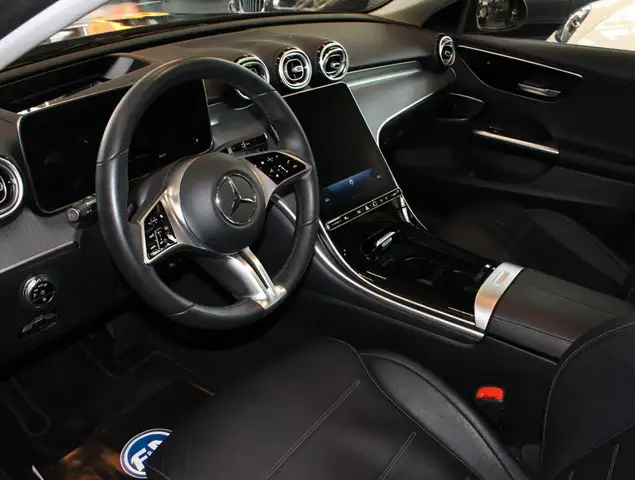 Mercedes-Benz 220 view 12
