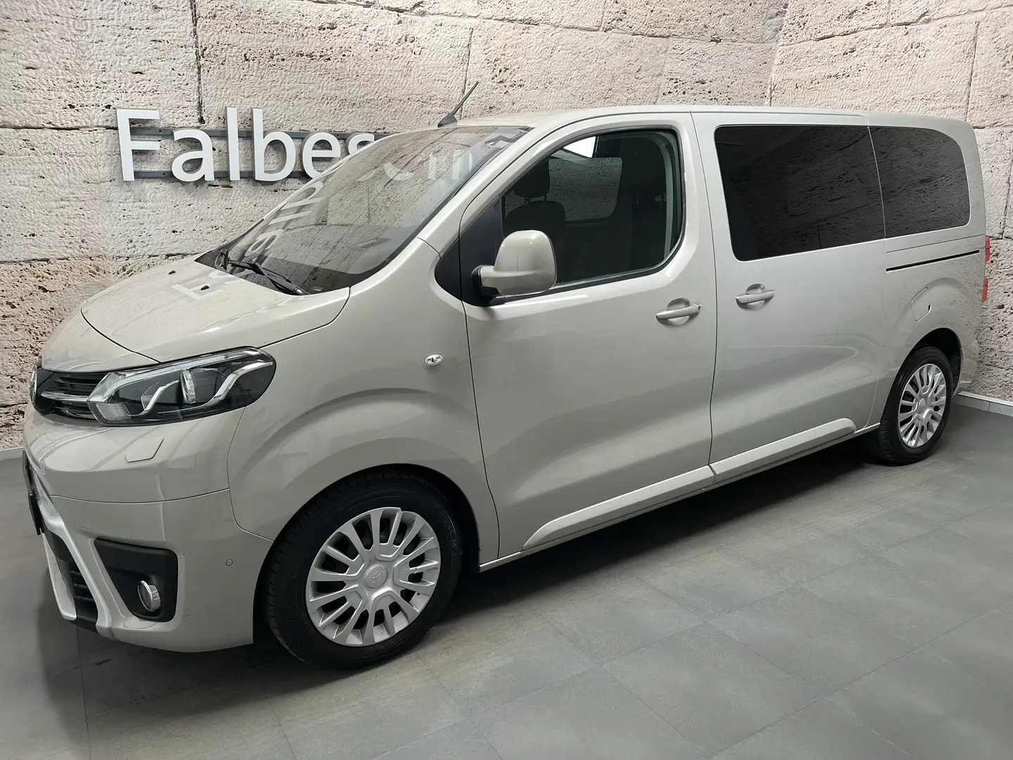 Toyota Proace Verso 2,0 D-4D Medium Family Beige - 2