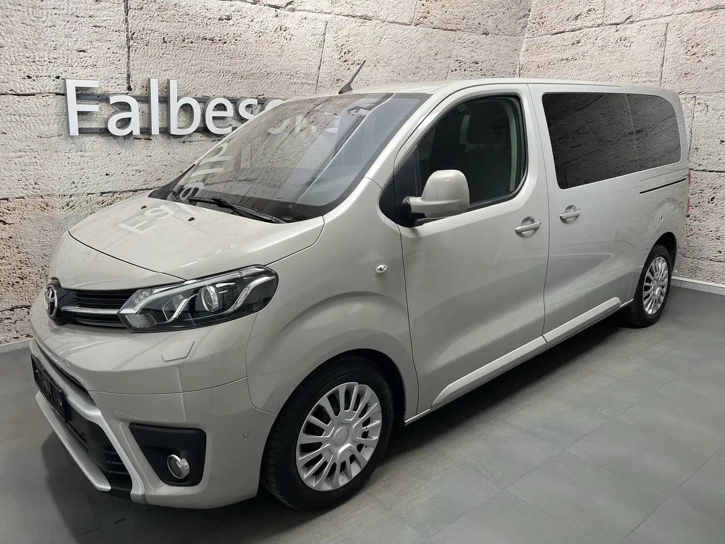 Toyota Proace Verso 2,0 D-4D Medium Family Beige - 1