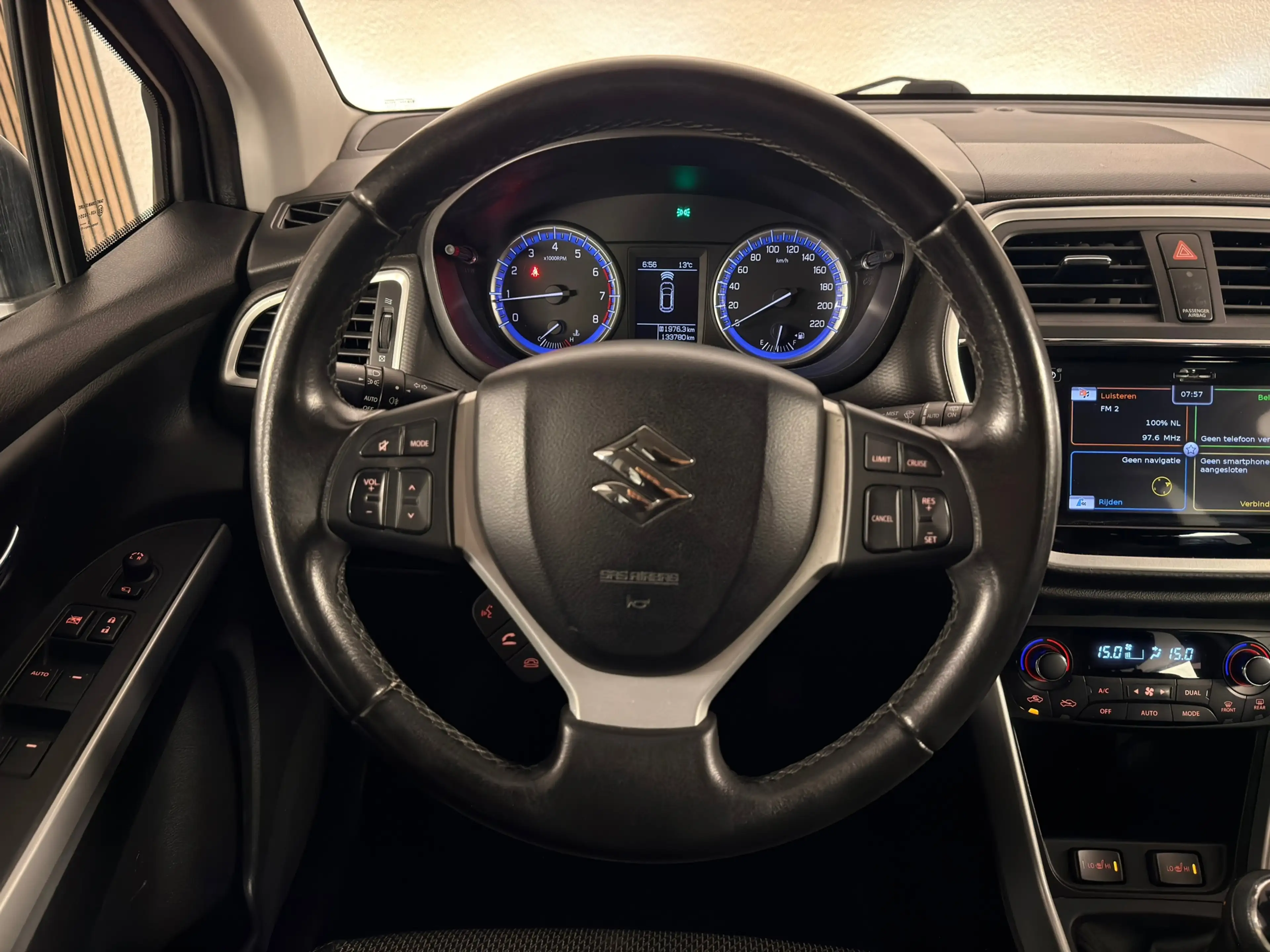 Suzuki SX4 S-Cross 1.6 Exclusive All Season Banden Stoel / verwarming — photo 9