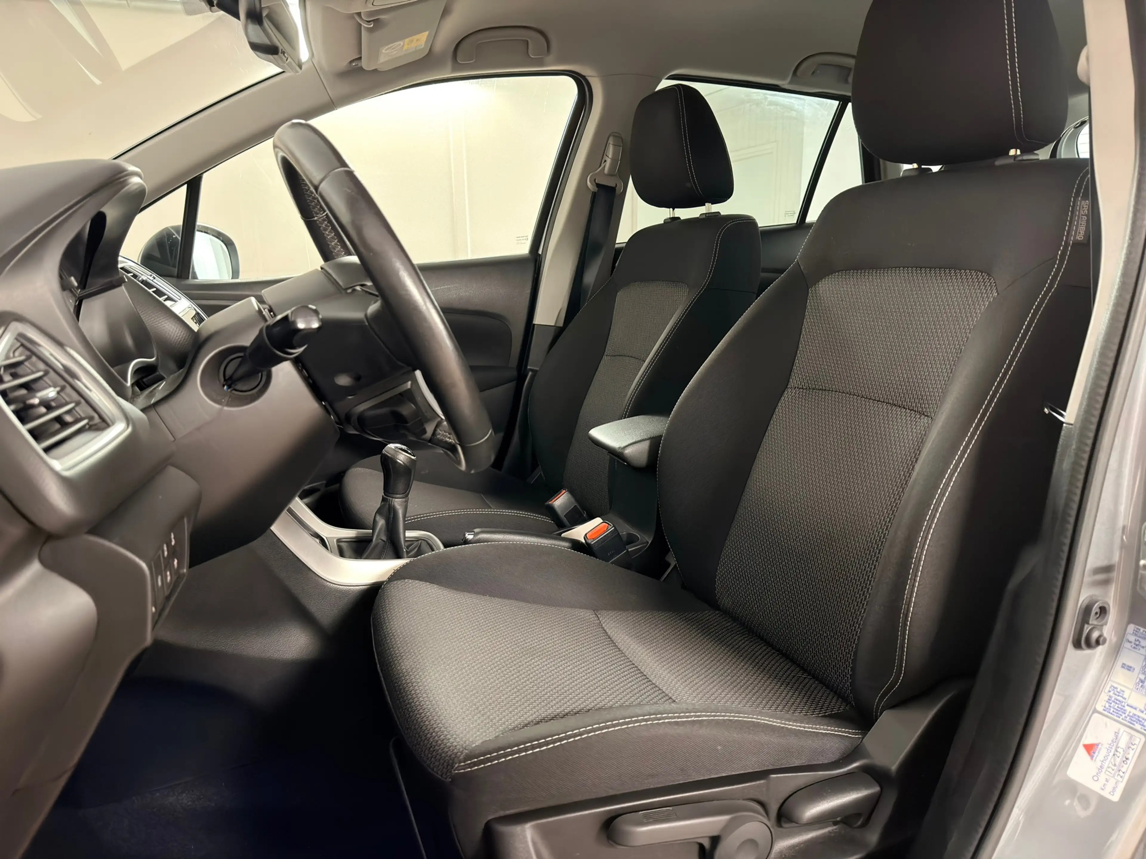 Suzuki SX4 S-Cross 1.6 Exclusive All Season Banden Stoel / verwarming — photo 21