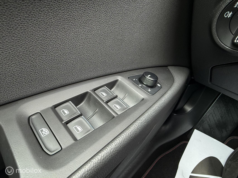 SEAT Leon 1.4 TSI FR Dynamic — photo 14