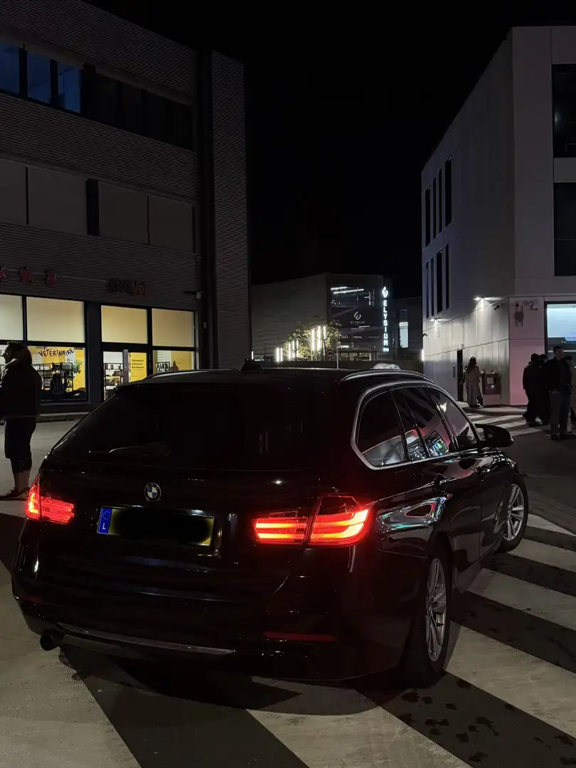 BMW 318 318d Aut. Blue Performance Luxury Line - 2