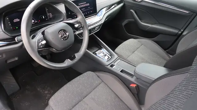 Skoda Octavia view 4