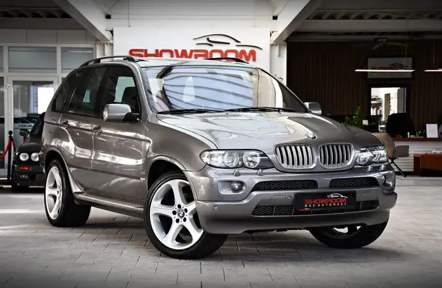 BMW X5 view 3