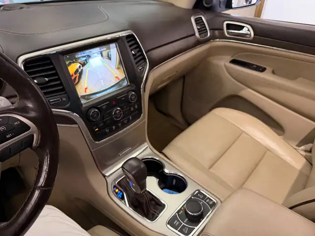 Jeep Grand Cherokee view 5