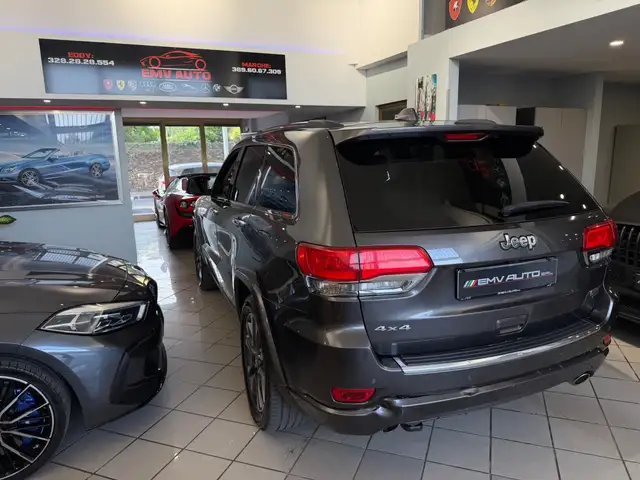 Jeep Grand Cherokee view 12