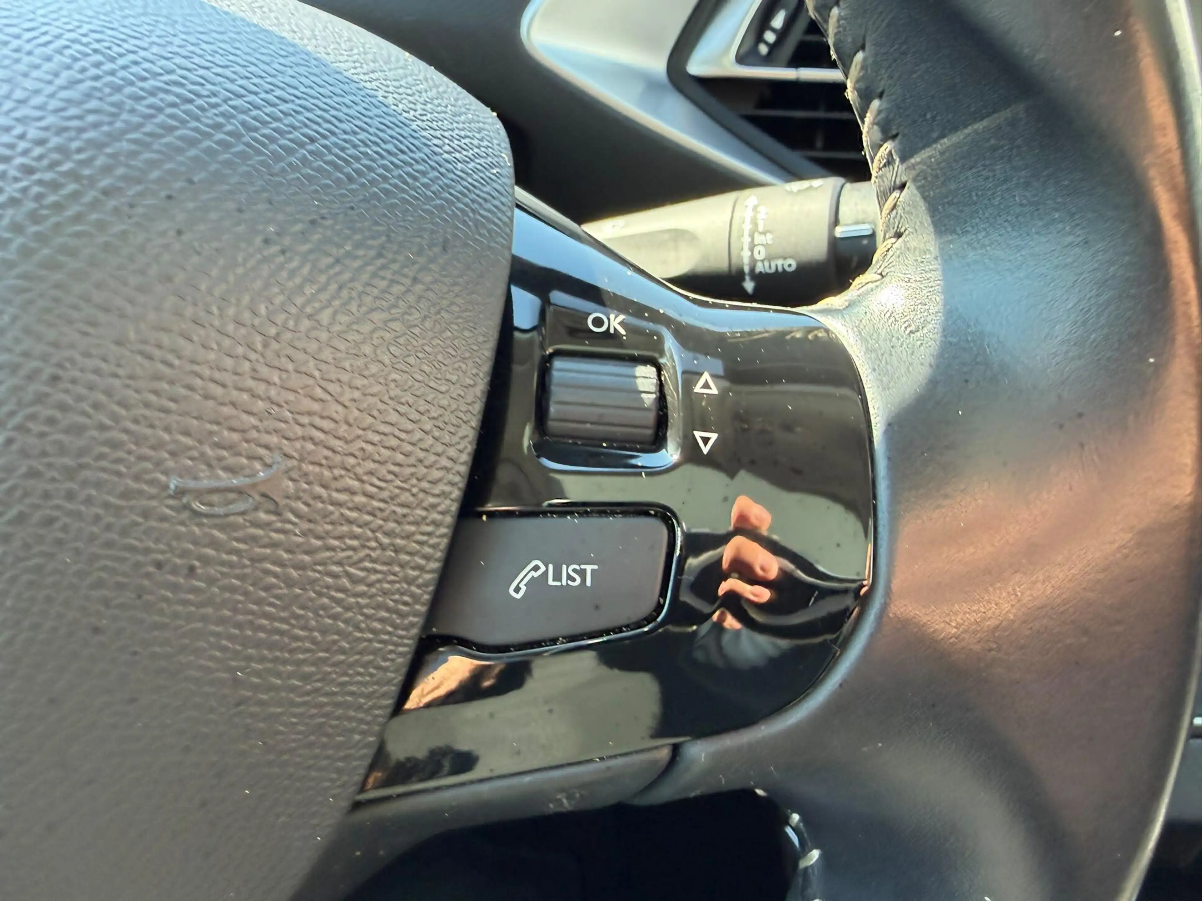 Peugeot 308 SW 1.2 PureTech Blue Lease Premium KEYLESS - PANO — photo 20