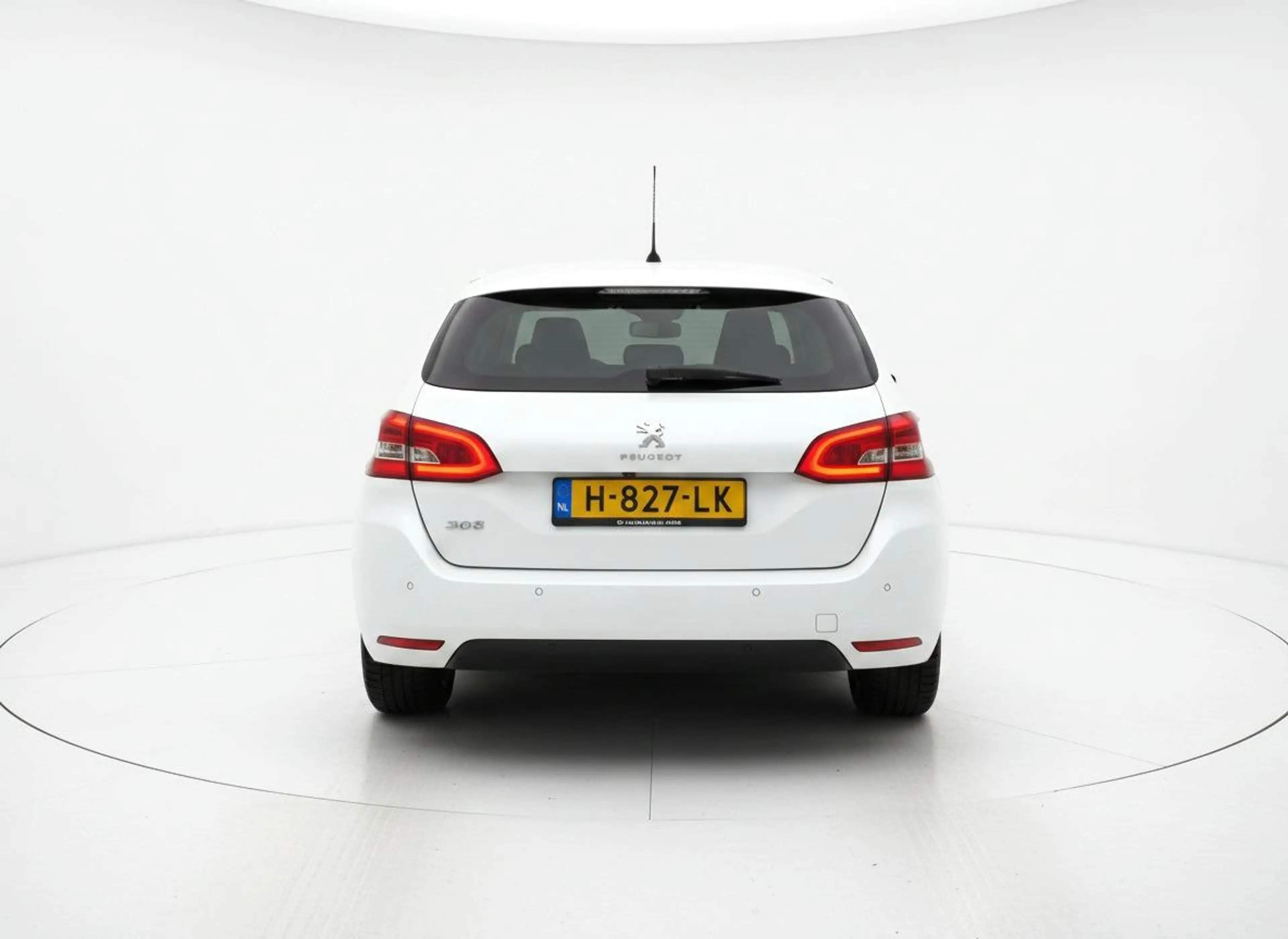 Peugeot 308 SW 1.2 PureTech Blue Lease Premium KEYLESS - PANO — photo 7