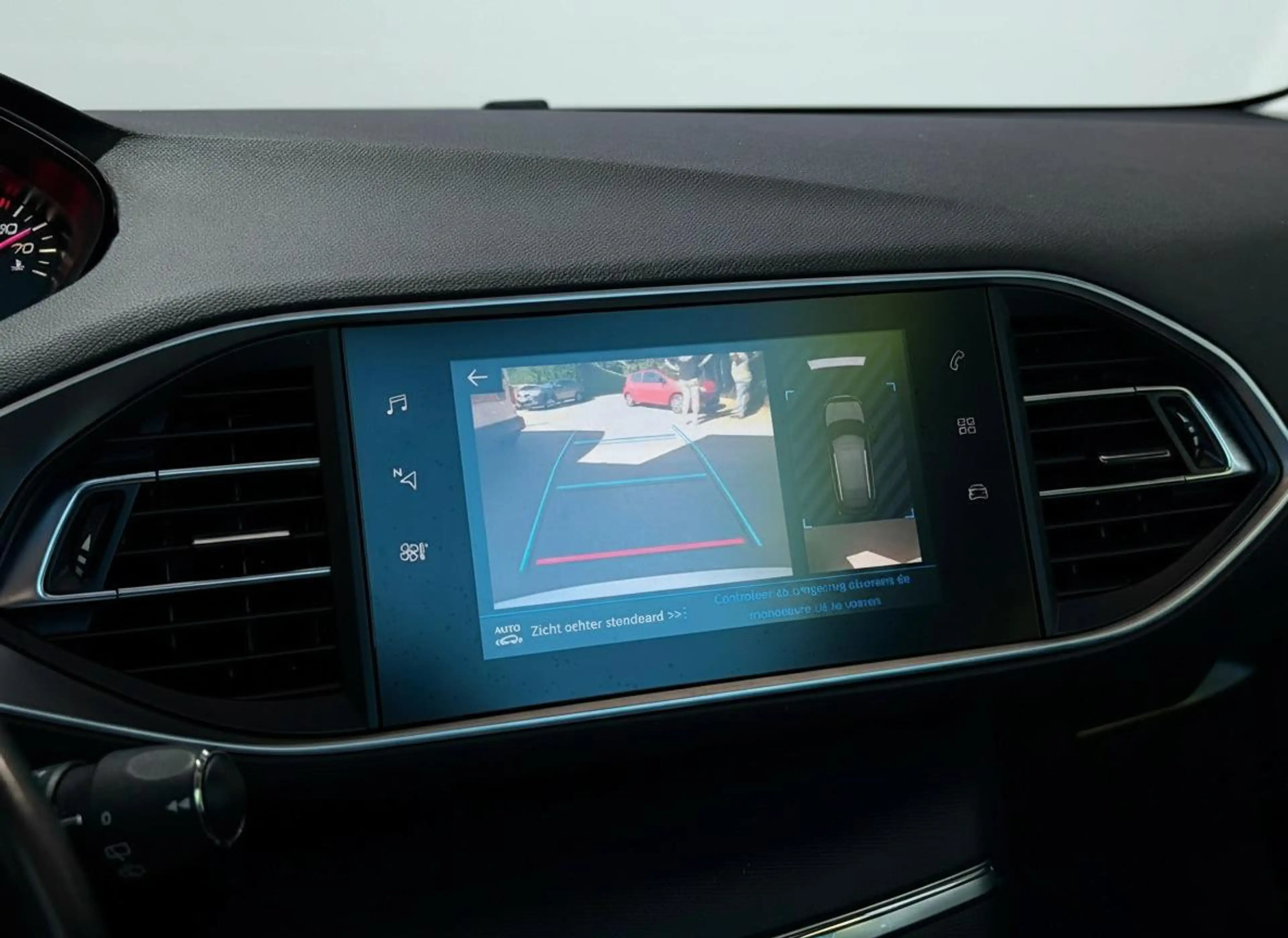 Peugeot 308 SW 1.2 PureTech Blue Lease Premium KEYLESS - PANO — photo 23