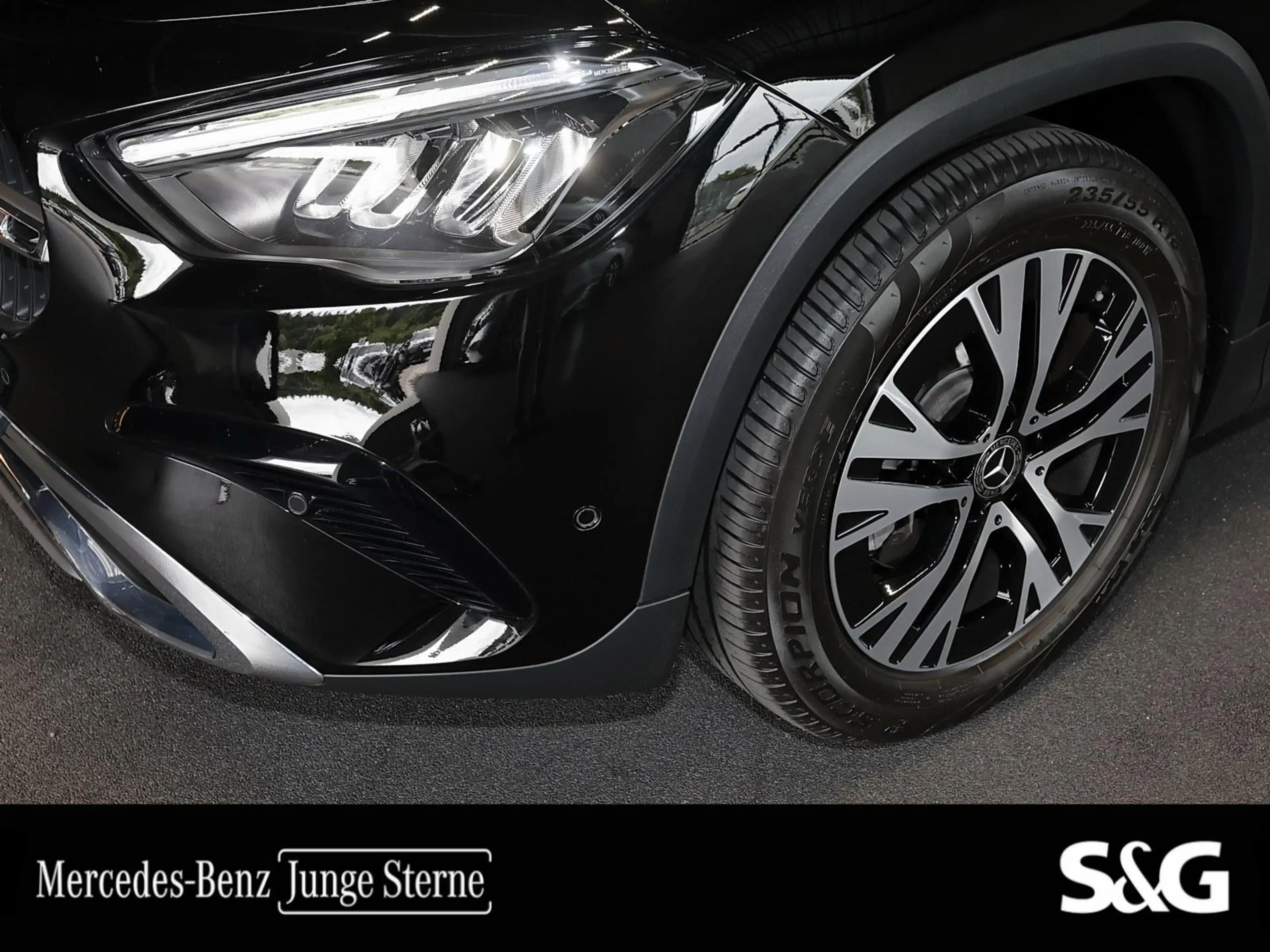 Mercedes-Benz GLA 180 — photo 4