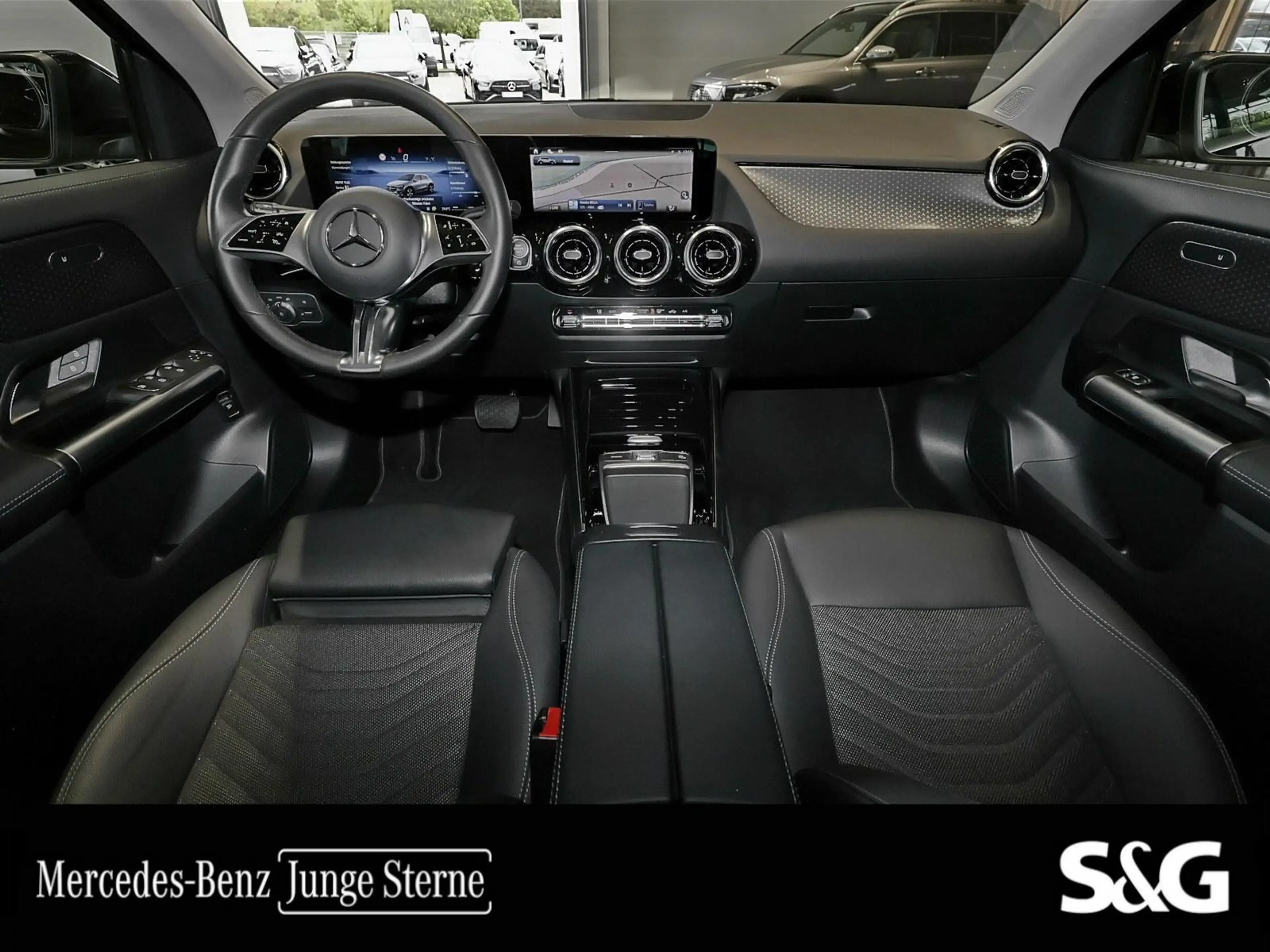 Mercedes-Benz GLA 180 — photo 6