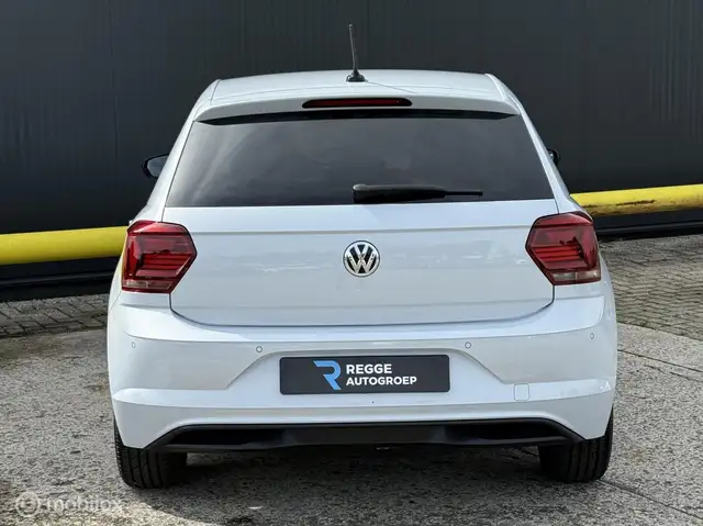 Volkswagen Polo view 8