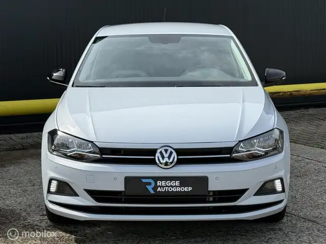 Volkswagen Polo view 5