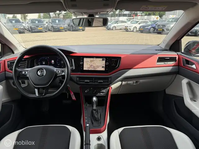 Volkswagen Polo view 2