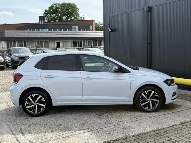 Volkswagen Polo view 9