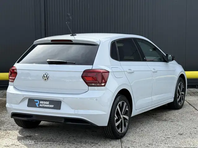 Volkswagen Polo view 3