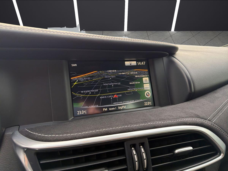 Infiniti Q30 2.2 d AWD Premium LED NAVI — photo 14