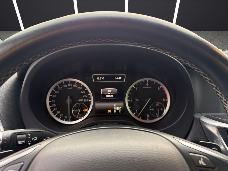 Infiniti Q30 2.2 d AWD Premium LED NAVI — photo 12