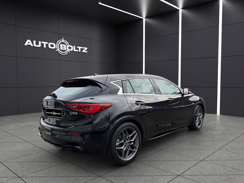 Infiniti Q30 2.2 d AWD Premium LED NAVI — photo 6