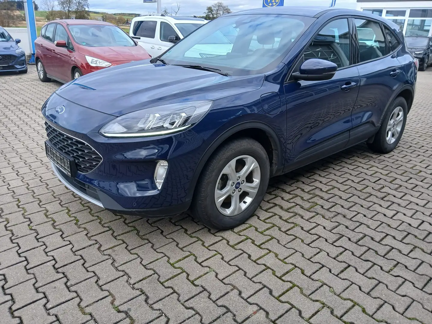 Ford Kuga Plug-In Hybrid Cool Blau - 1