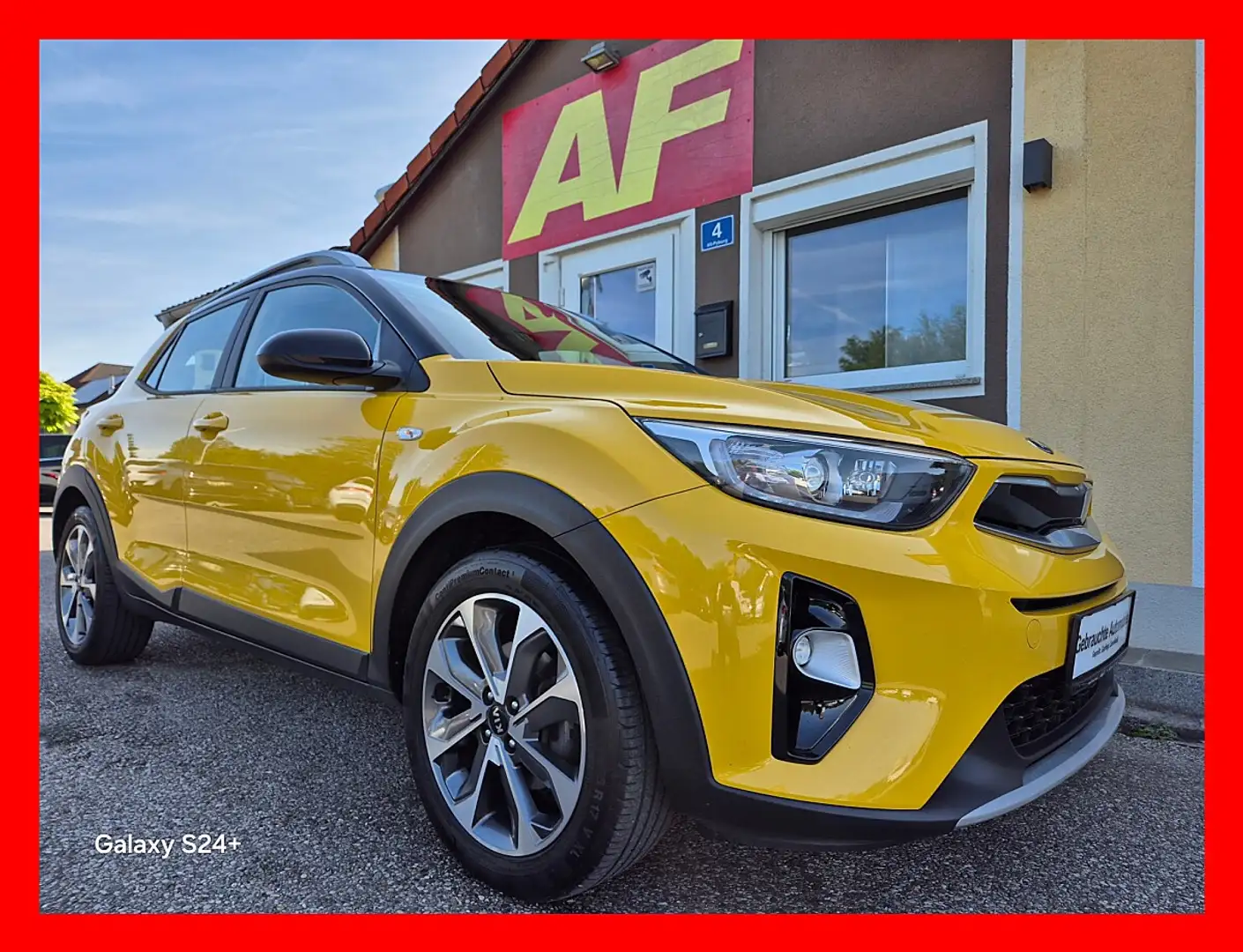 Kia Stonic 1,6 CRDI SCR ISG Silber Gelb - 1