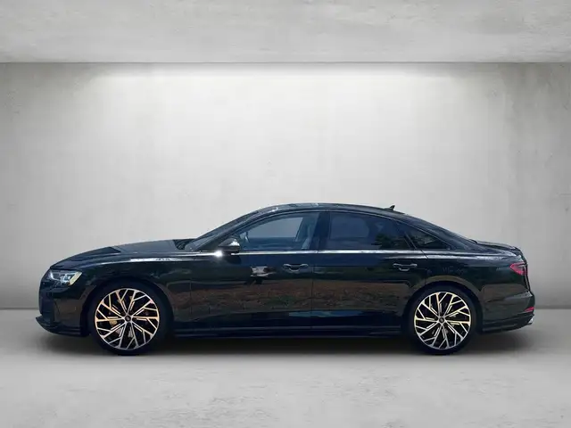 Audi S8 view 2