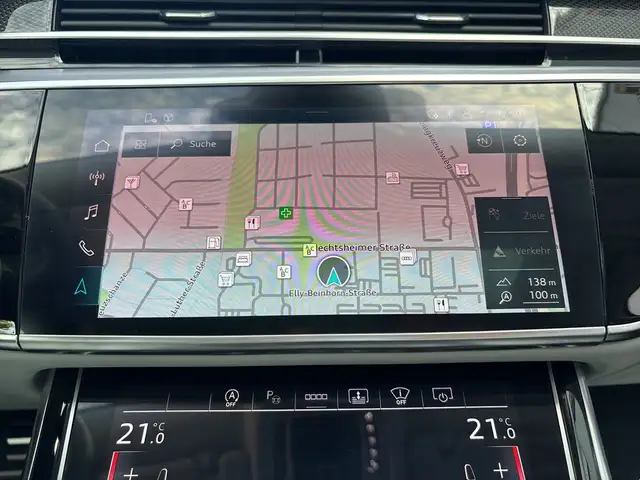 Audi S8 view 10
