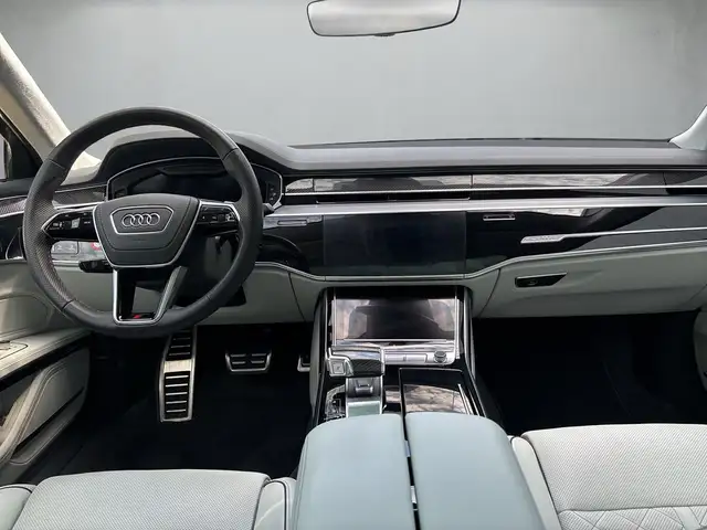 Audi S8 view 8