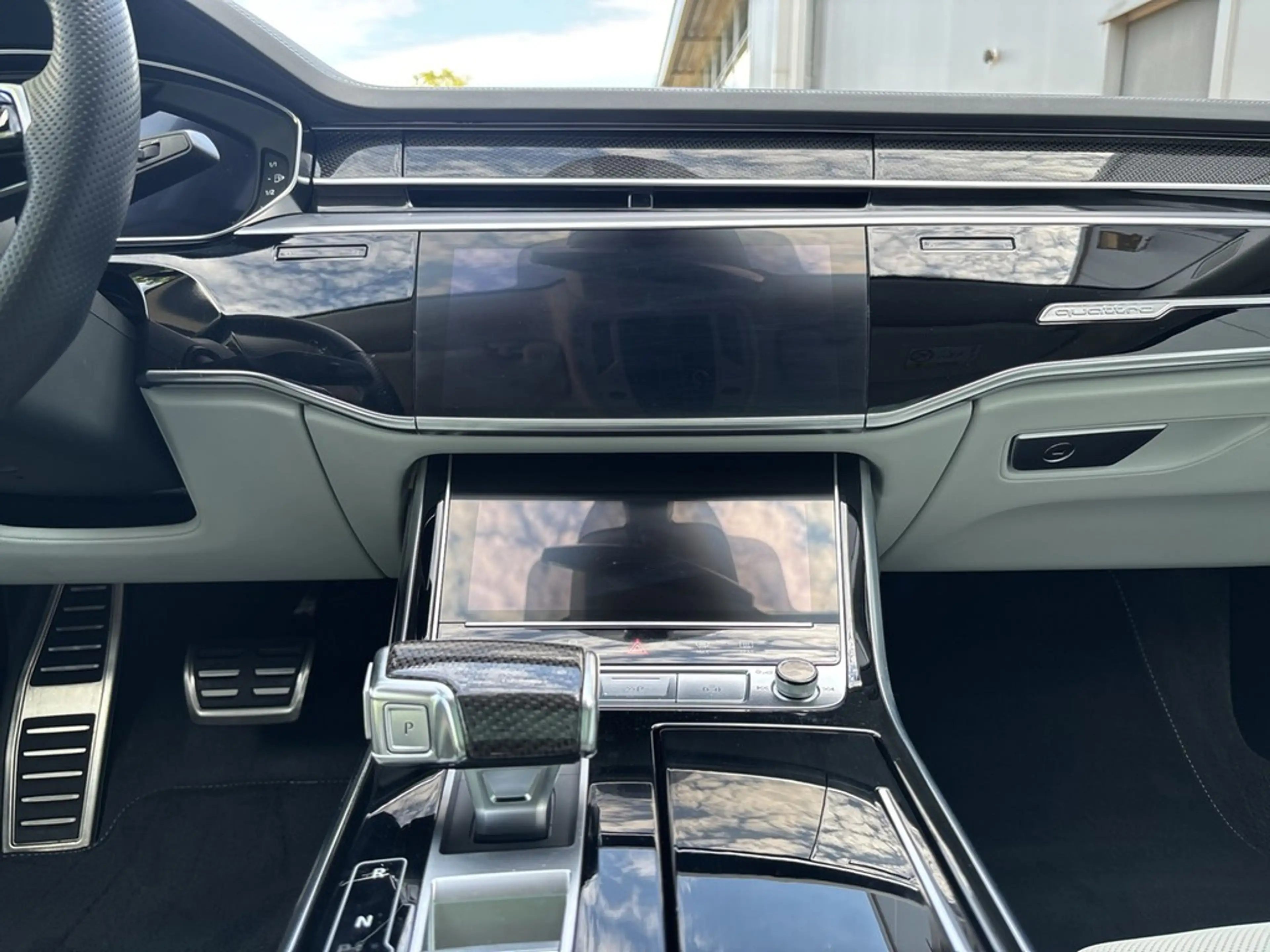 Audi S8 4.0 TFSI quattro tiptronic *Matrix*Pano*HuD* — photo 9