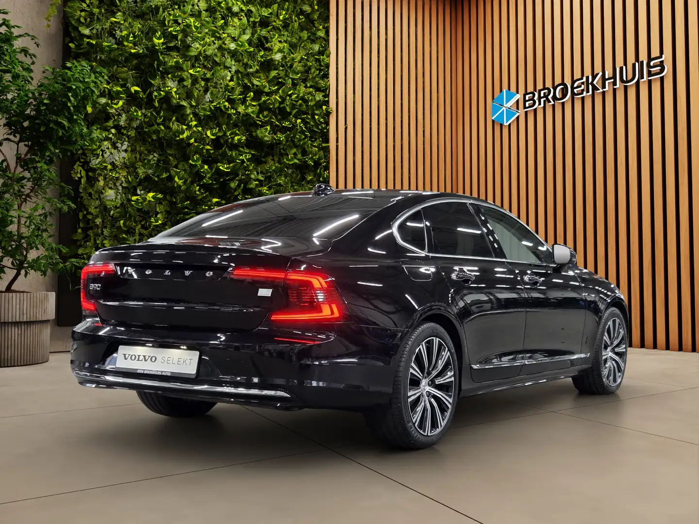 Volvo S90 2.0 T8 AWD Inscription | Trekhaak | Camera | Harma Schwarz - 2