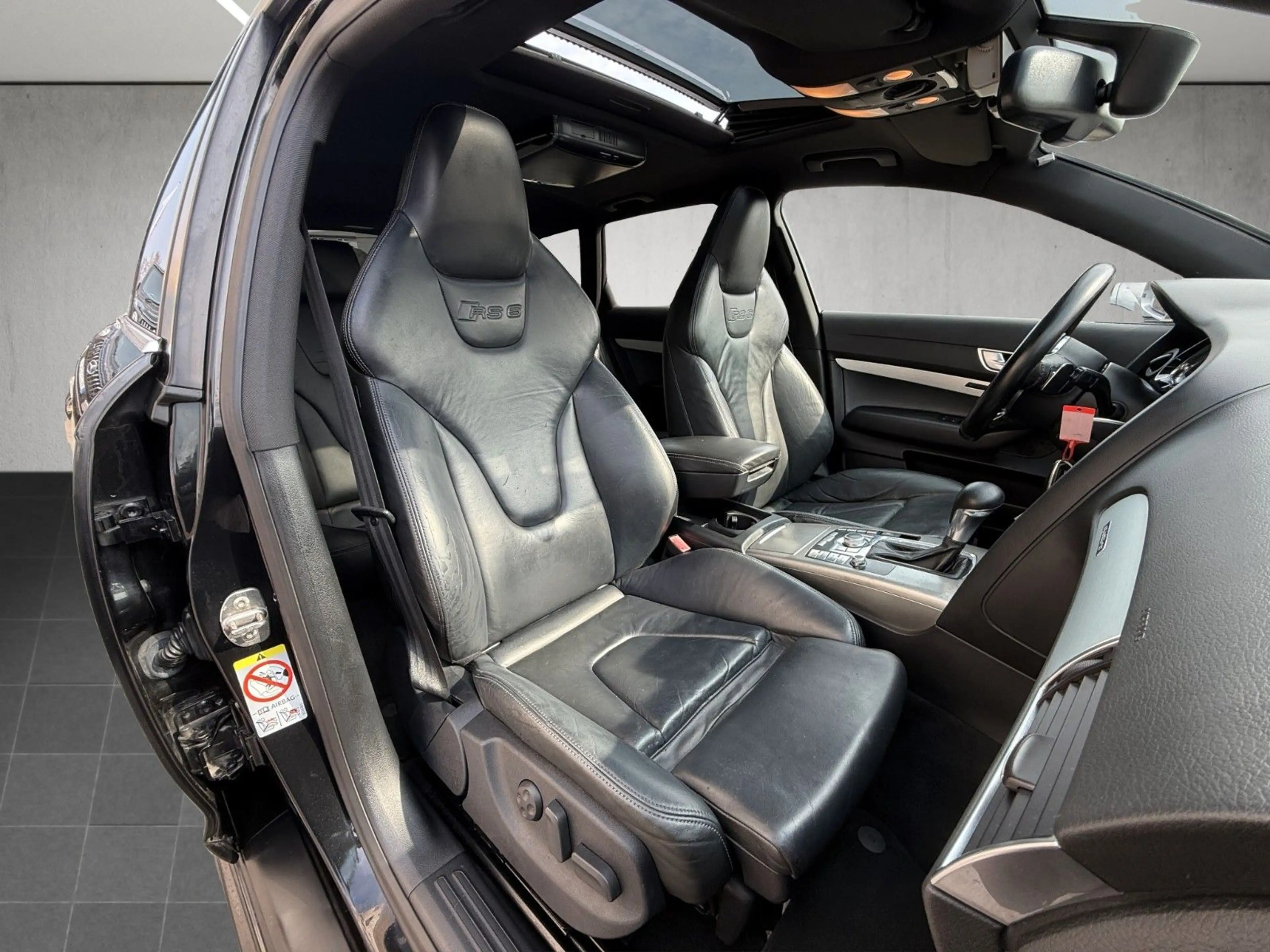 Audi RS6 Avant 5.0 TFSI quattro  Leder*Navi*Xenon*SD* — photo 6