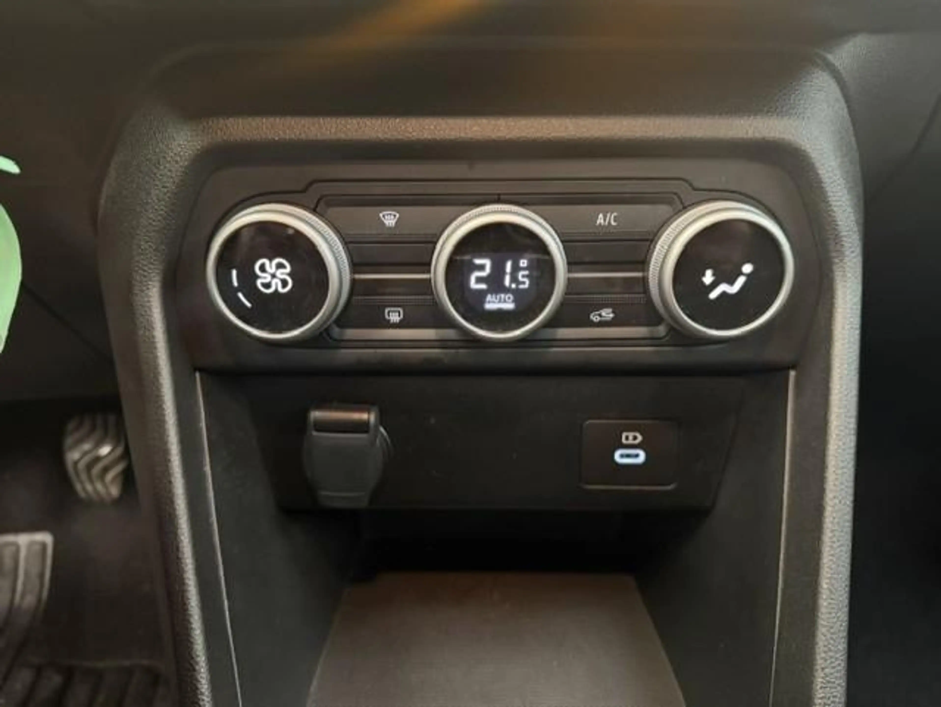 Dacia Sandero TCe 90 Stepway Expression — photo 14